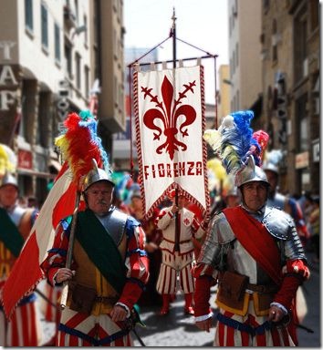 fiorenza-gonfalone-corteo-storico